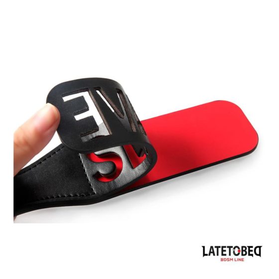 LateToBed – paskoló, SLAVE felirattal