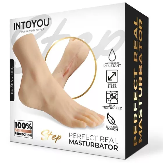 IntoYou – realisztikus lábfej maszturbátor punci nyílással (világos bőrszín) 